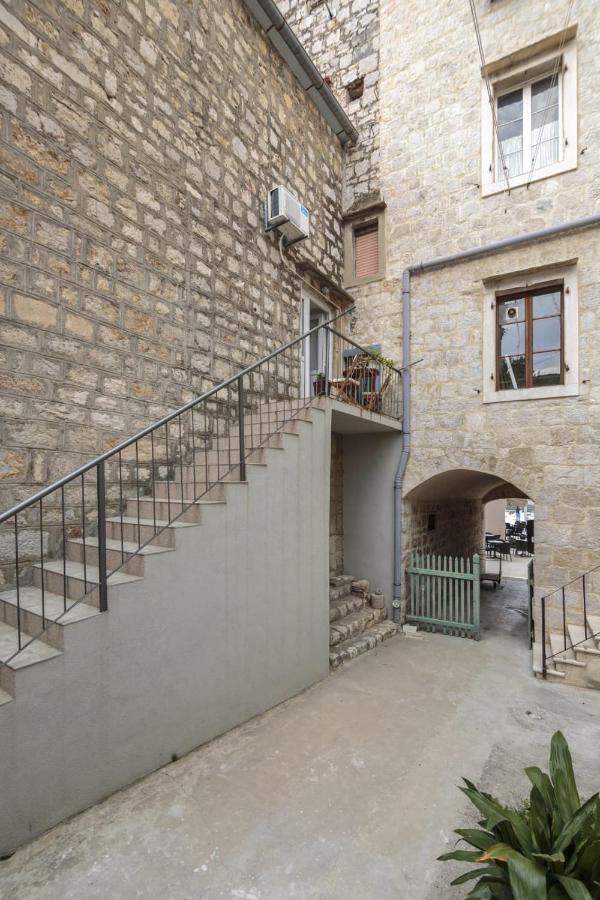 Apartment Filomena In The Center Komiža Eksteriør billede
