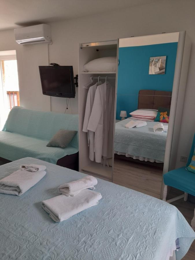 Apartment Filomena In The Center Komiža Eksteriør billede